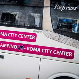 Autobus z lotniska Fiumicino na dworzec Termini, bezpośredni