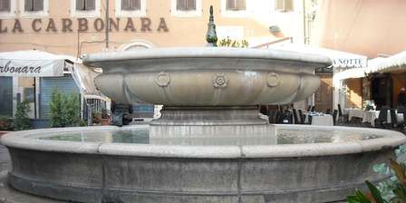 Fontána na Campo de' Fiori