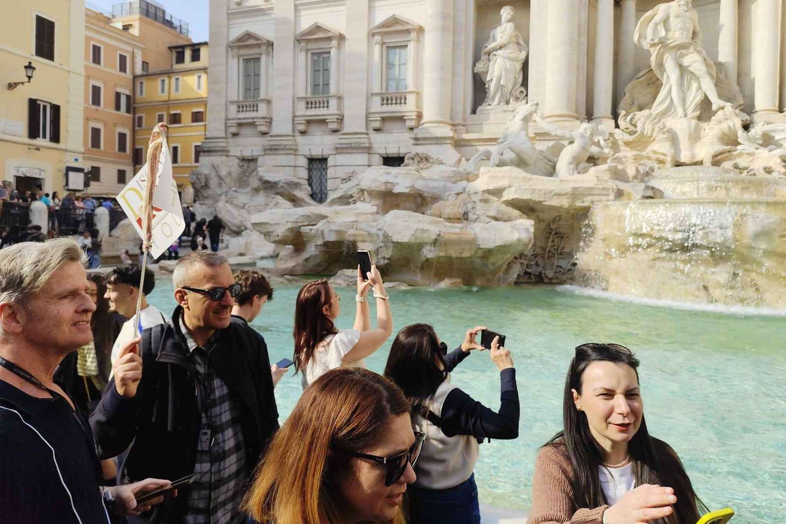 Trevi Fountain Guided Tour with Reserved Entry