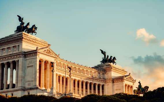 Vittoriano panorámateraszos jegy Rómában, üvegliftes felvonóval