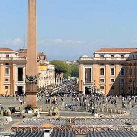 Vatican : visite de la Porte Sainte, de la basilique Saint-Pierre et des tombes papales