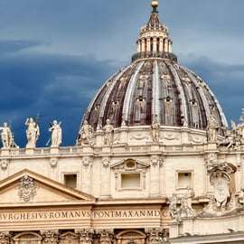 Vatican : visite de la Porte Sainte, de la basilique Saint-Pierre et des tombes papales
