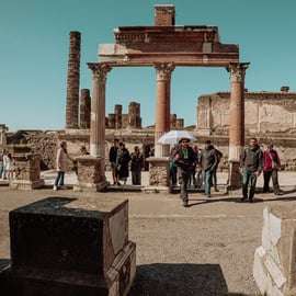 Z Rzymu: Pompeje i Herkulanum szybkim pociągiem