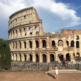 Colosseum Arena Guided Tour with Roman Forum Option