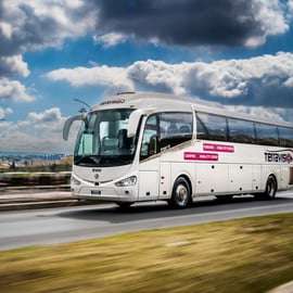 Autobus z lotniska Fiumicino na dworzec Termini, bezpośredni