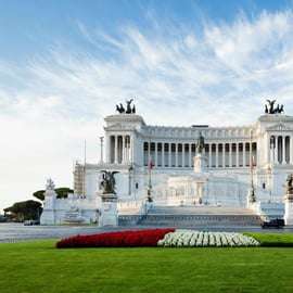 Rome: Vittoriano met dak & Palazzo Venezia Entree met gids