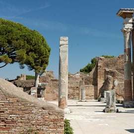 Tour Ostia Antica vanuit Rome met gids en trein