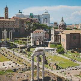 Colosseum Underground & Dungeons Tour with Ancient Rome
