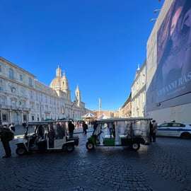 Rome : Visite de la ville impériale en voiturette de golf avec transfert optionnel