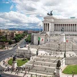Rome: Vittoriano met dak & Palazzo Venezia Entree met gids