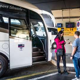 Autobus z lotniska Fiumicino na dworzec Termini, bezpośredni